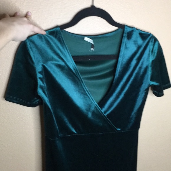Emerald Green Midi Zara dress - Picture 1 of 4